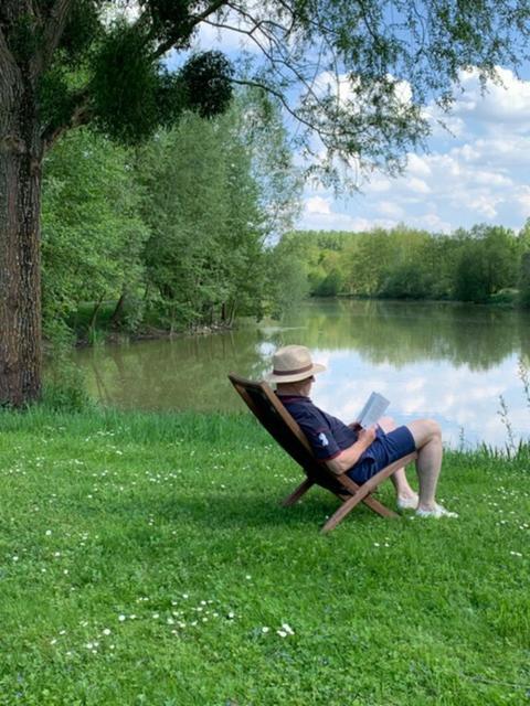 Gite Familial Chateau La Roche Racan Saint-Paterne-Racan Bagian luar foto