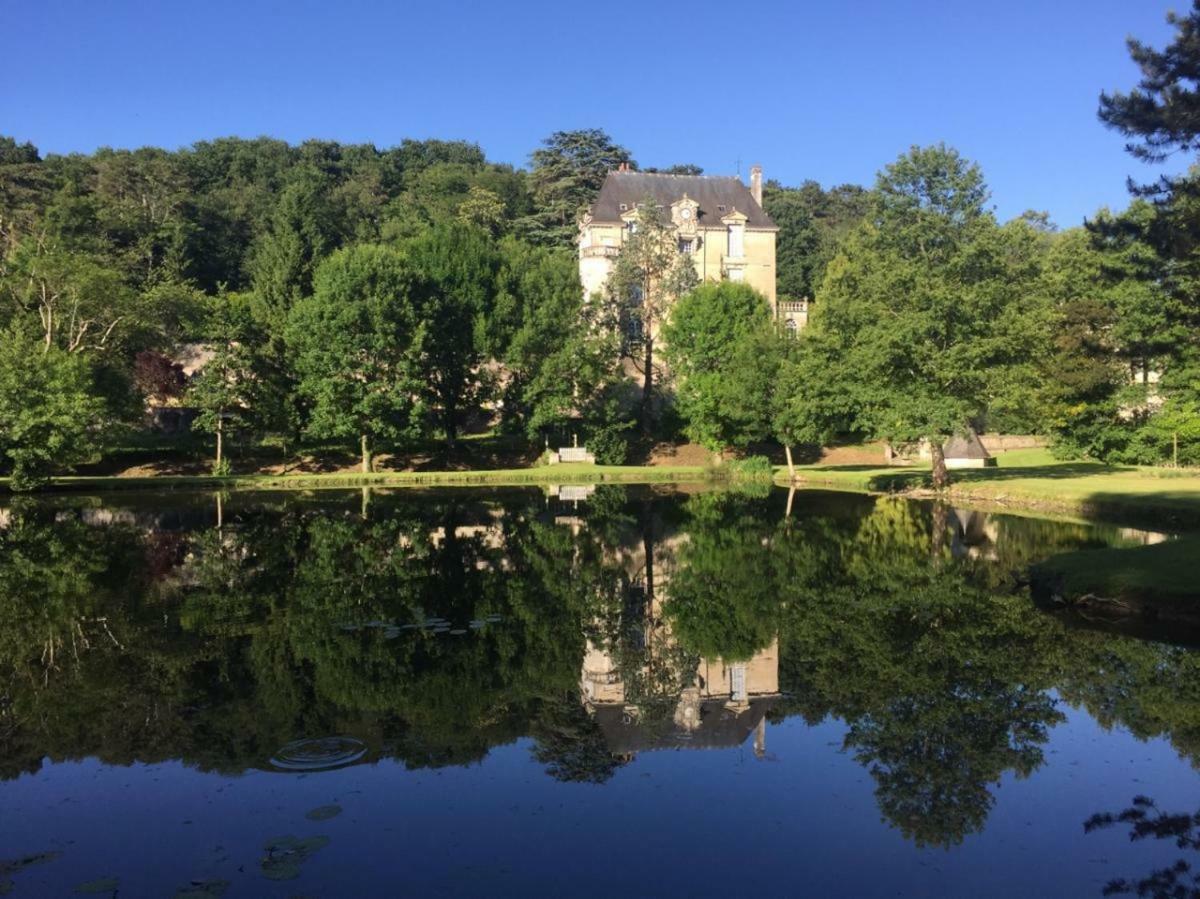 Gite Familial Chateau La Roche Racan Saint-Paterne-Racan Bagian luar foto