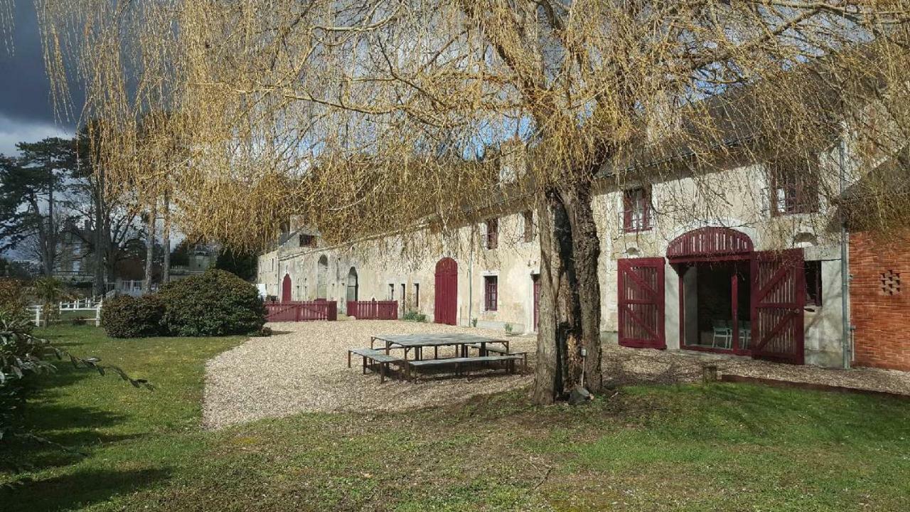 Gite Familial Chateau La Roche Racan Saint-Paterne-Racan Bagian luar foto